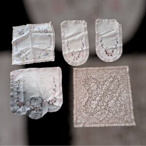 Lot of 5 doily Set